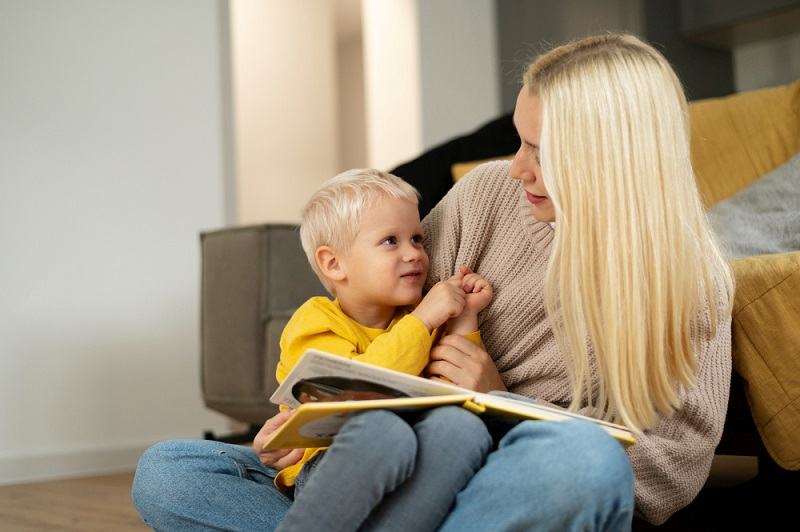 Cum stimulezi vorbirea si gandirea logica la cei mici – sfaturi practice pentru parinti